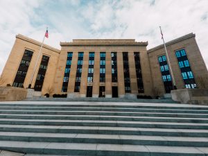 Warren Bill Would Ban Federal Officials from Controlling Banks Warren Bill Would Ban Federal Officials from Controlling Banks